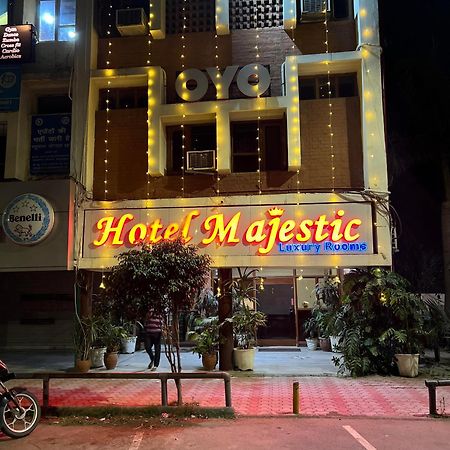 Hotel Majestic Chandīgarh 外观 照片
